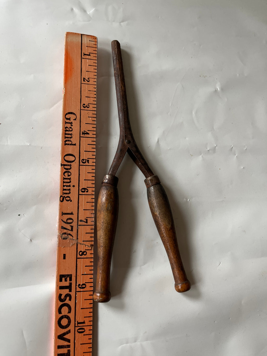 Vintage 9” stovetop curler