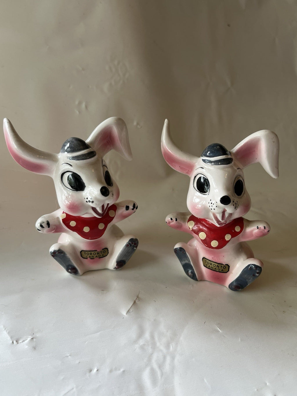 Vintage AnEnterprise Exclusive Artmark Rabbit Salt & Pepper Shakers EVC