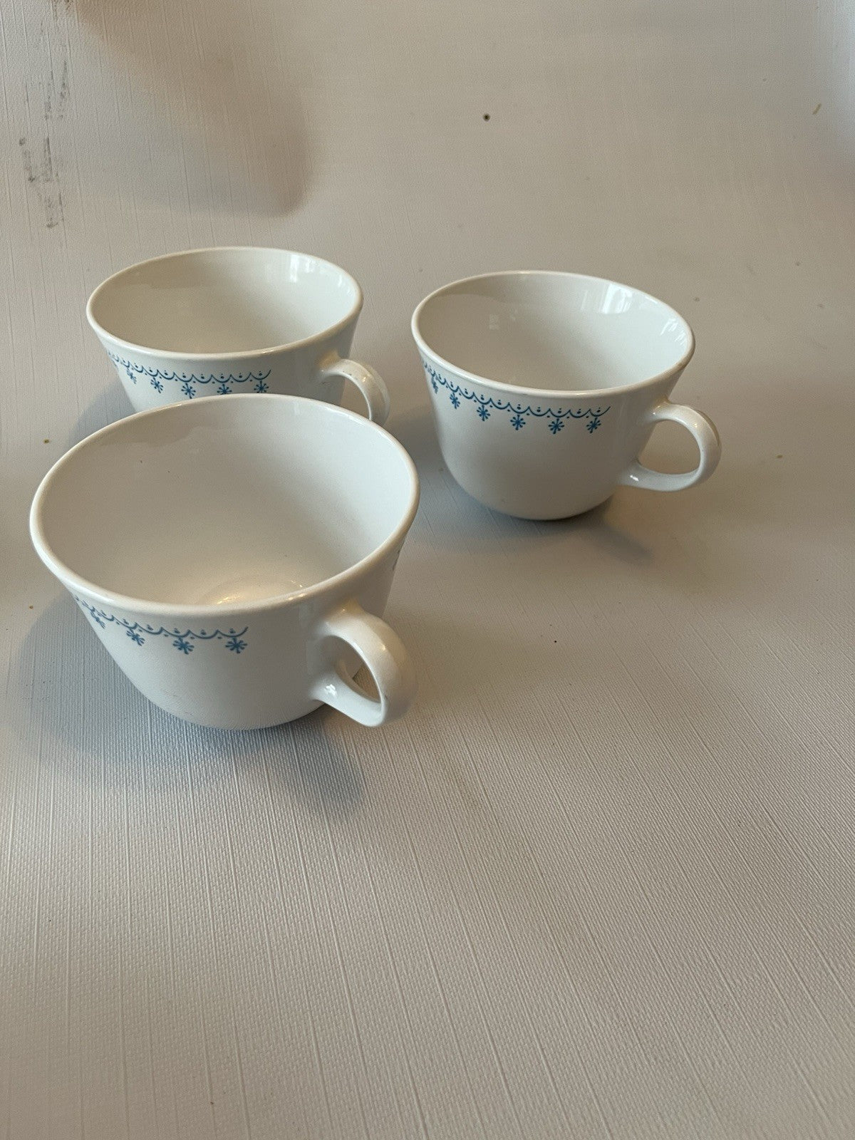Vintage Corelle/Pyrex Snowflake Garland Coffee Mugs (7)