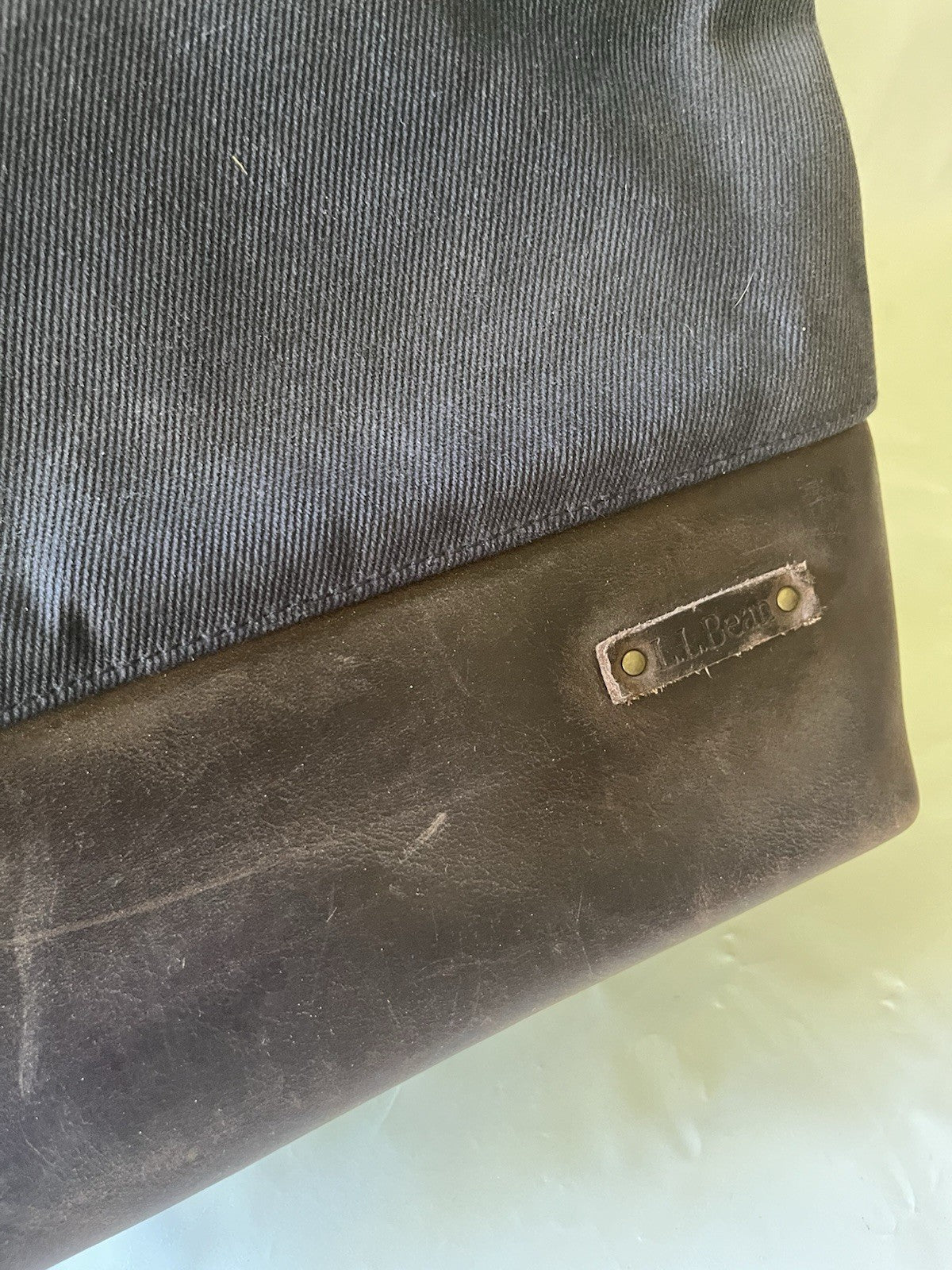 LL Bean Waxed Canvas Crossbody Bag Navy Blue and Brown Leather Logo Liner Medium
