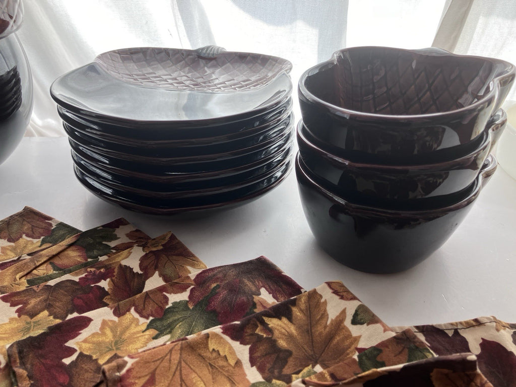 2011 Better Homes Stoneware Collection In Acorn Kitchen Set; 25 Pieces