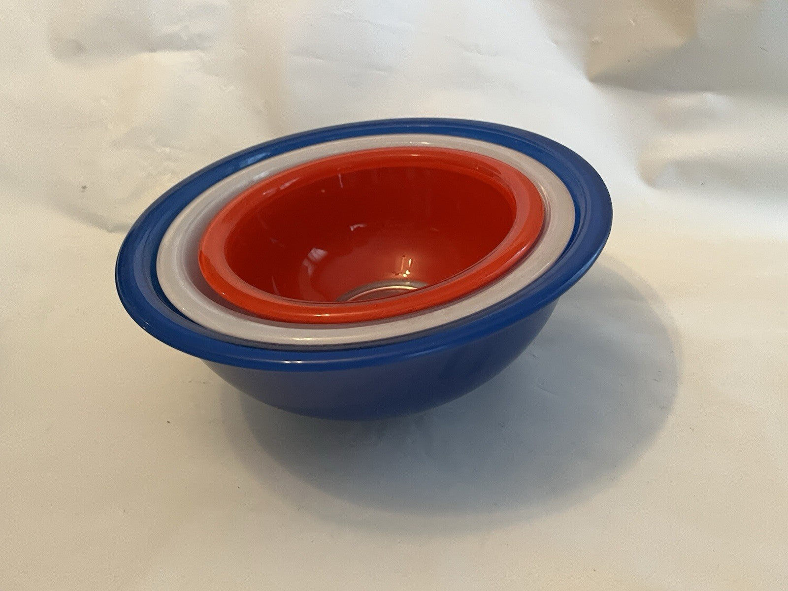 Vintage Pyrex Nesting Bowls Set Red White Blue Collectible 322, 323, 325
