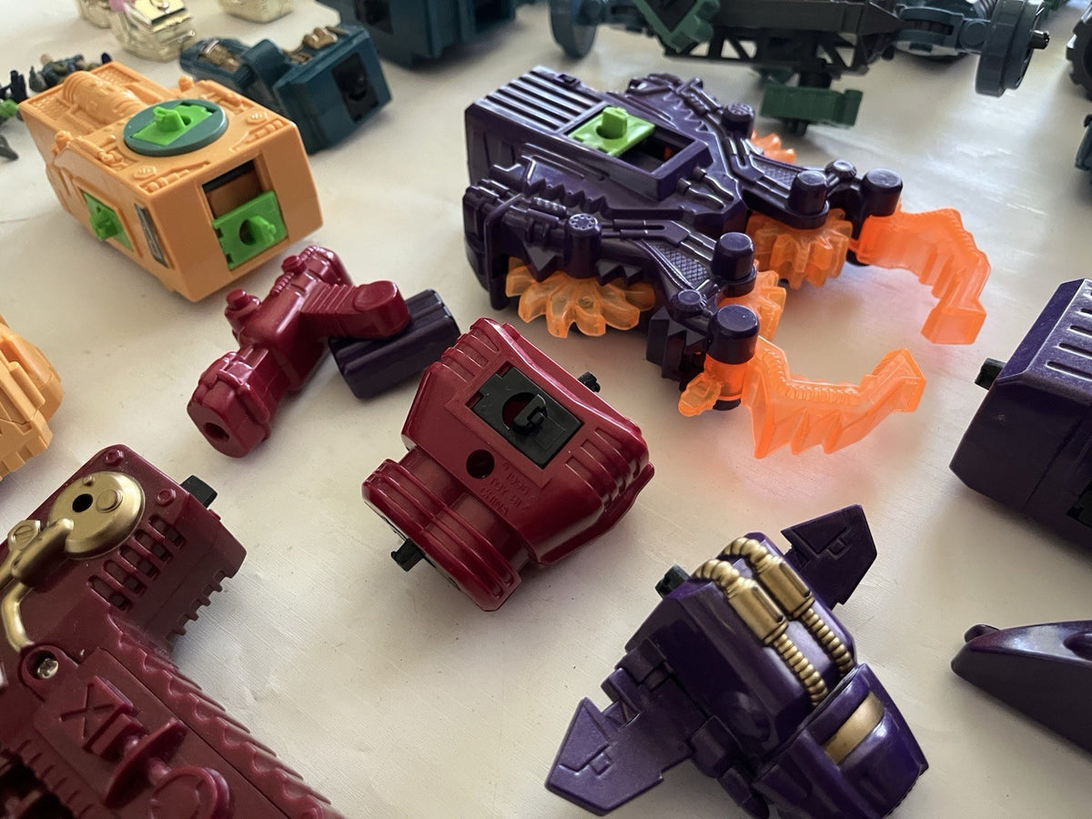 Vintage 1996 Battle Builders Large Lot 100 Pieces Machines, Figures Weapons EUC