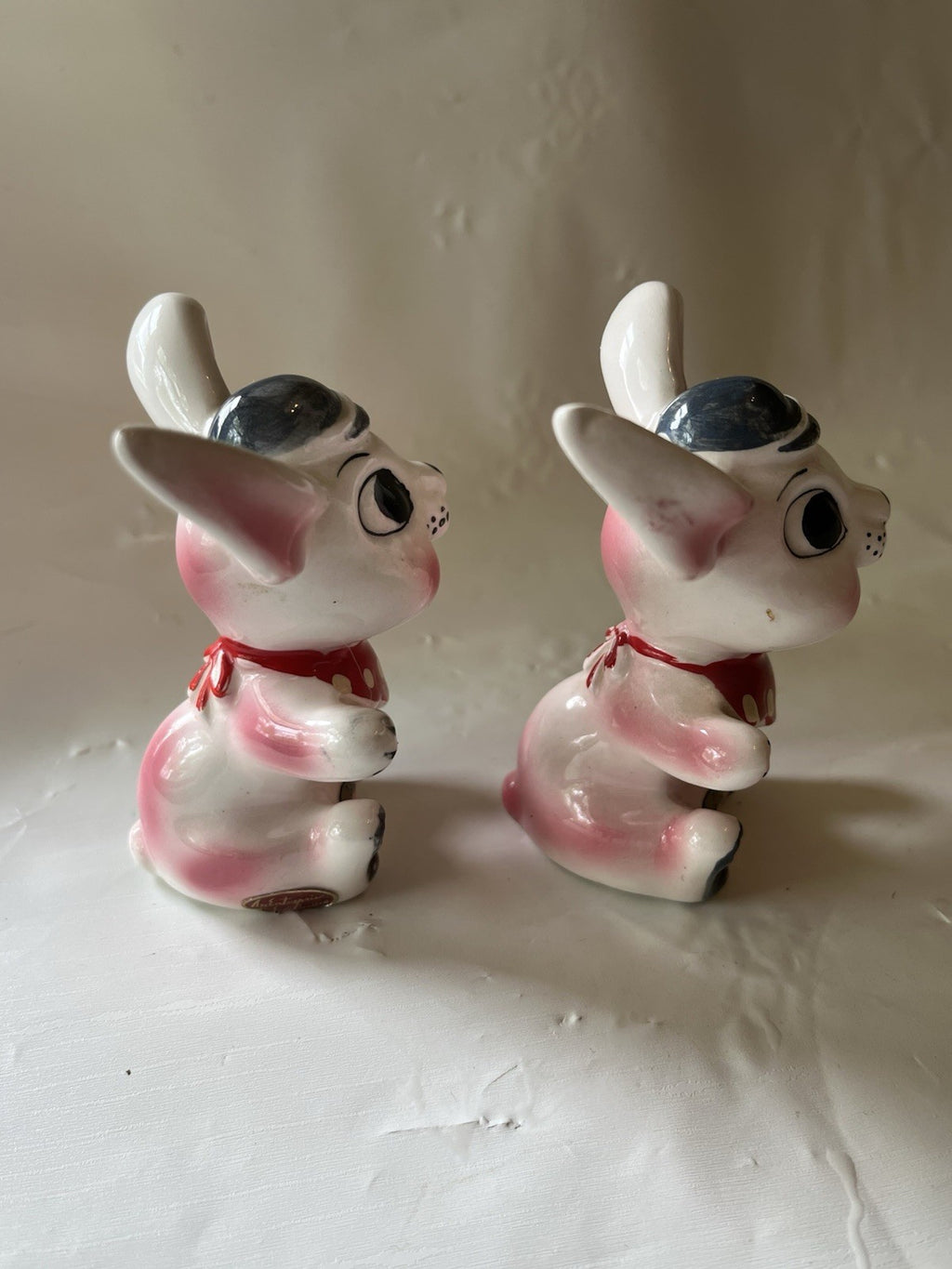 Vintage AnEnterprise Exclusive Artmark Rabbit Salt & Pepper Shakers EVC
