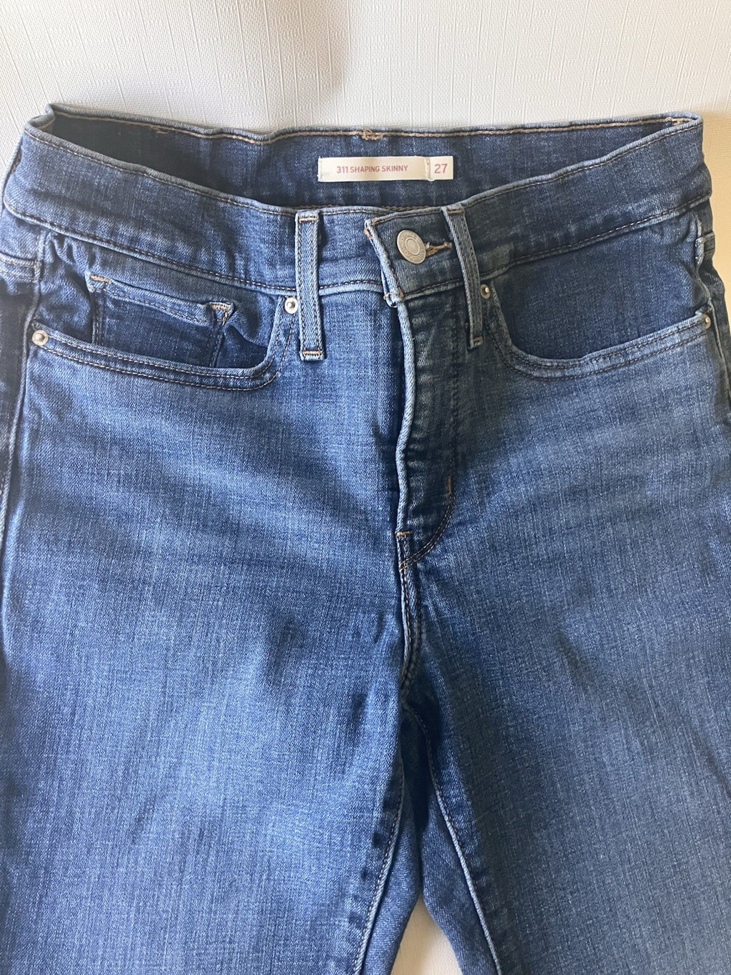 Pair Of Levis Women’s 27x30/ 28x30 Skinny Jeans