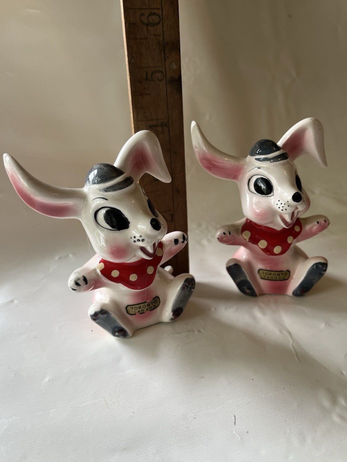 Vintage AnEnterprise Exclusive Artmark Rabbit Salt & Pepper Shakers EVC
