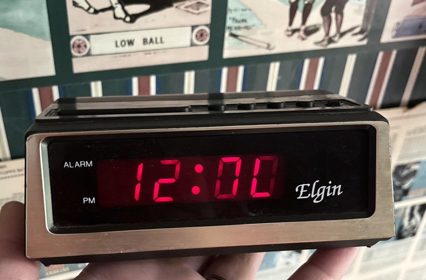 Vintage Elgin Wood tone Electric Analog Bedside Alarm Click Working Condition