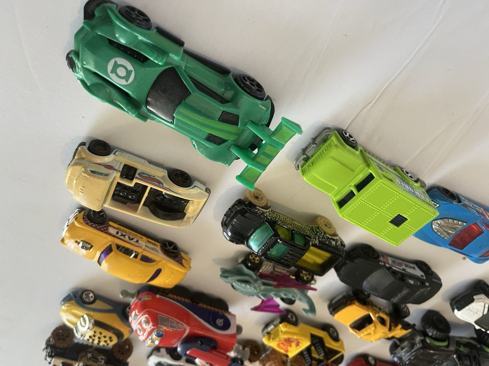 Lot of Hotwheels/Matchbox Cars Ninja Turtles/Atari/Jeep/Police