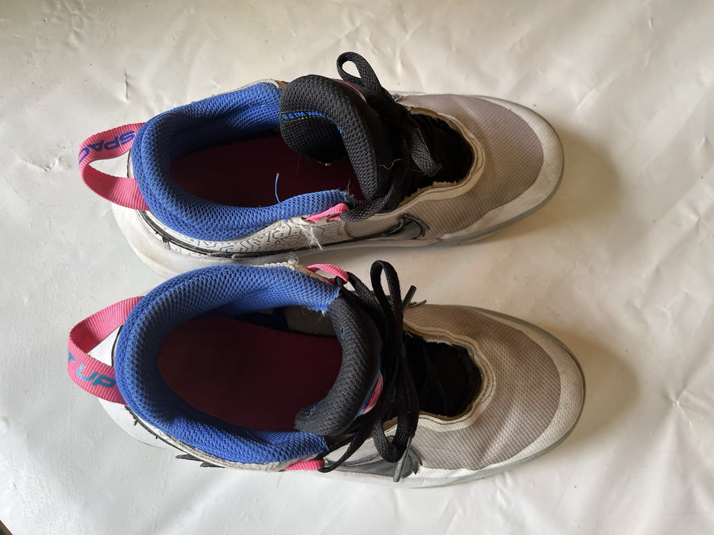 Nike Team Hustle D 10 SE Space Jam White (GS) GUC Size 4Y