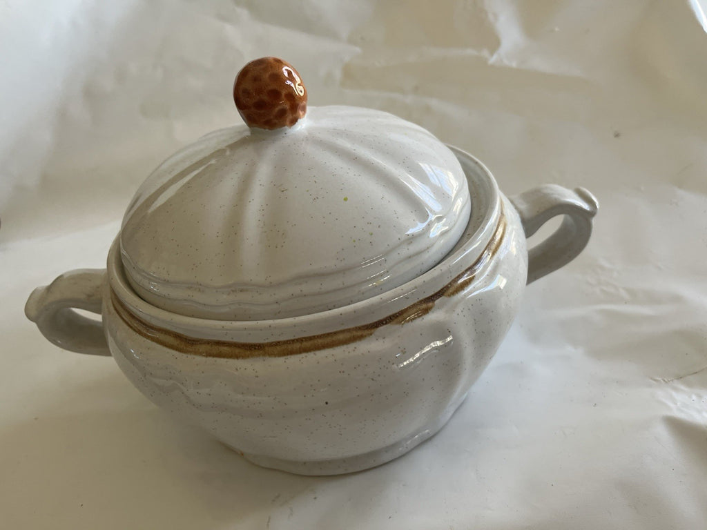 Vintage American Heartside Ceramic Strawberry Soup Tureen/bean Pot