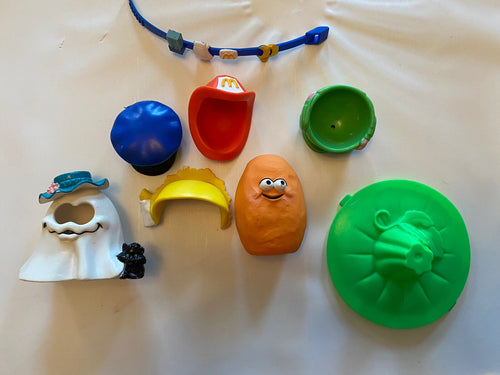 19988/92 Mcdonald’s Nugget Buddies Lot Cookie Cutter Top