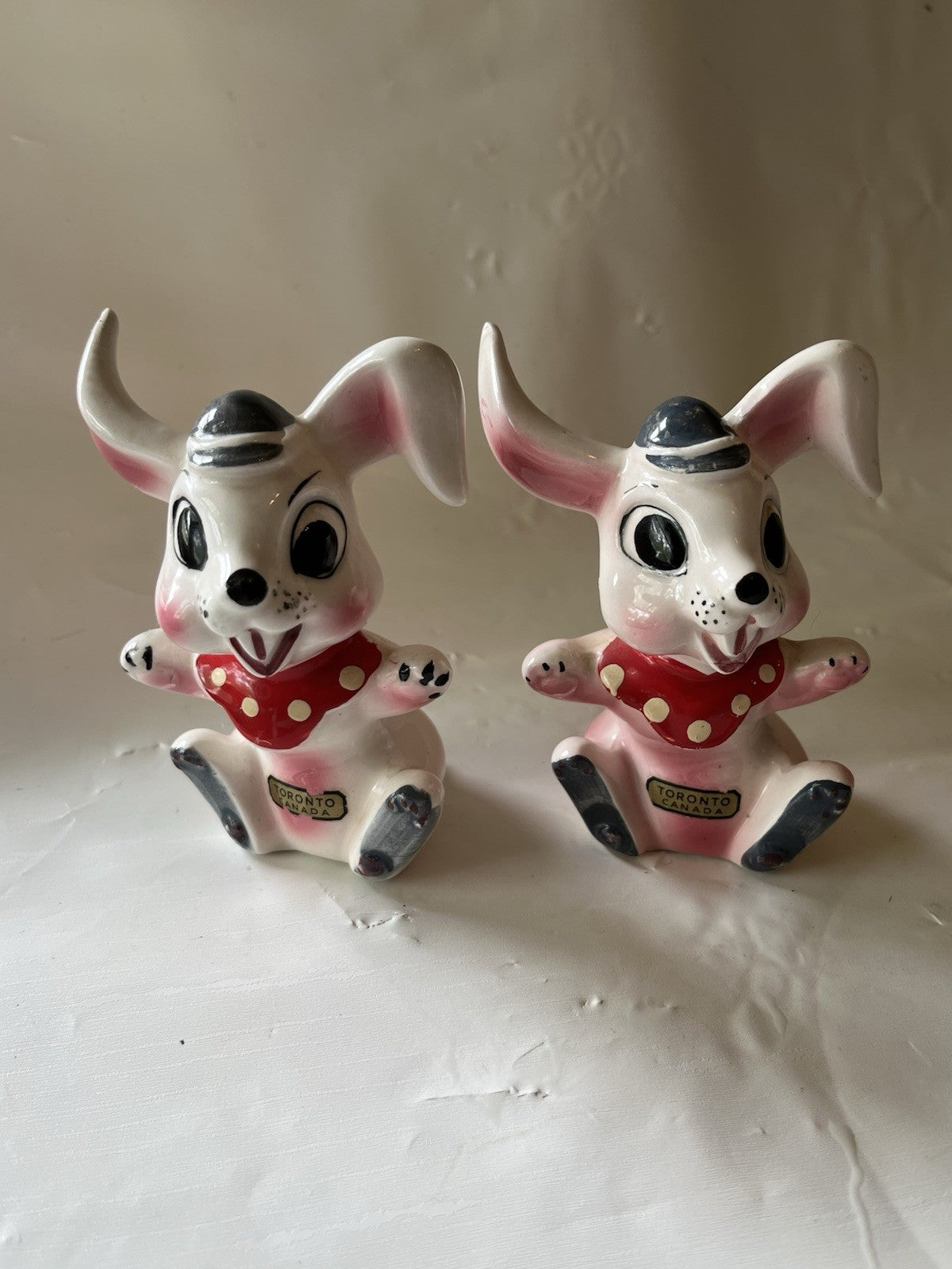 Vintage AnEnterprise Exclusive Artmark Rabbit Salt & Pepper Shakers EVC
