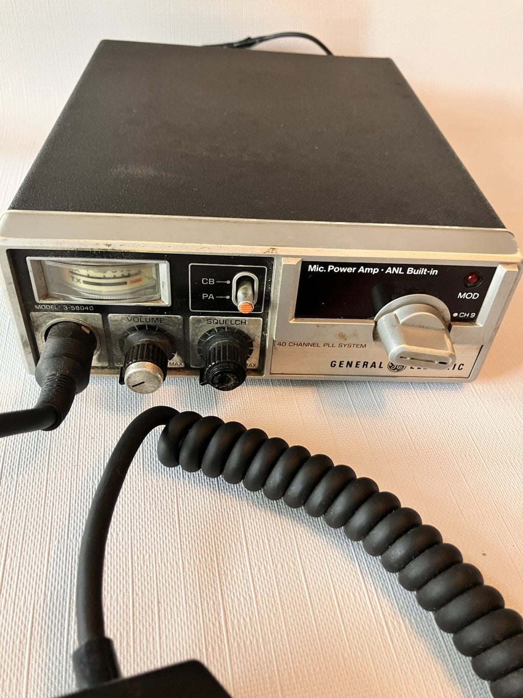 General Electric CB Radio Model 3-58040 40 Channel PLL System With Handheld