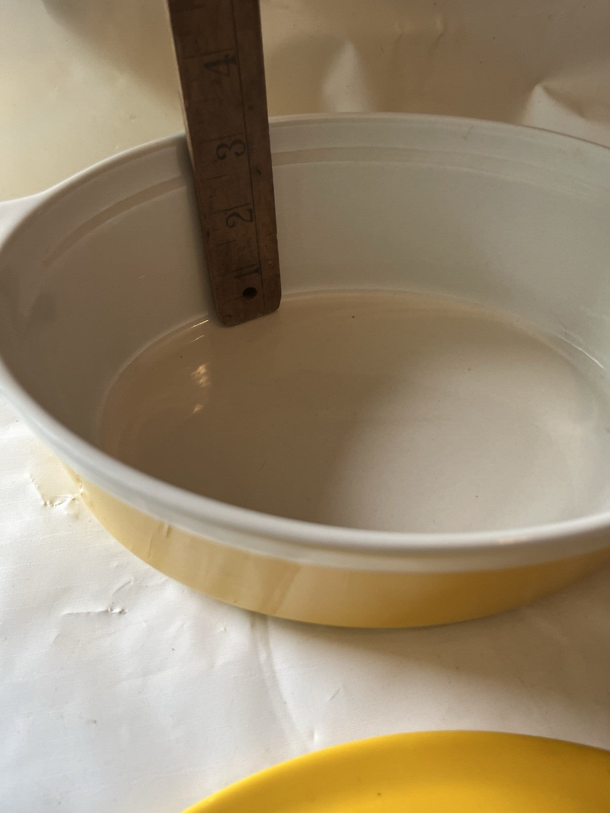 Mr. Food Test Kitchen Yellow And White Oval Casserole Dish With Lid; EUC
