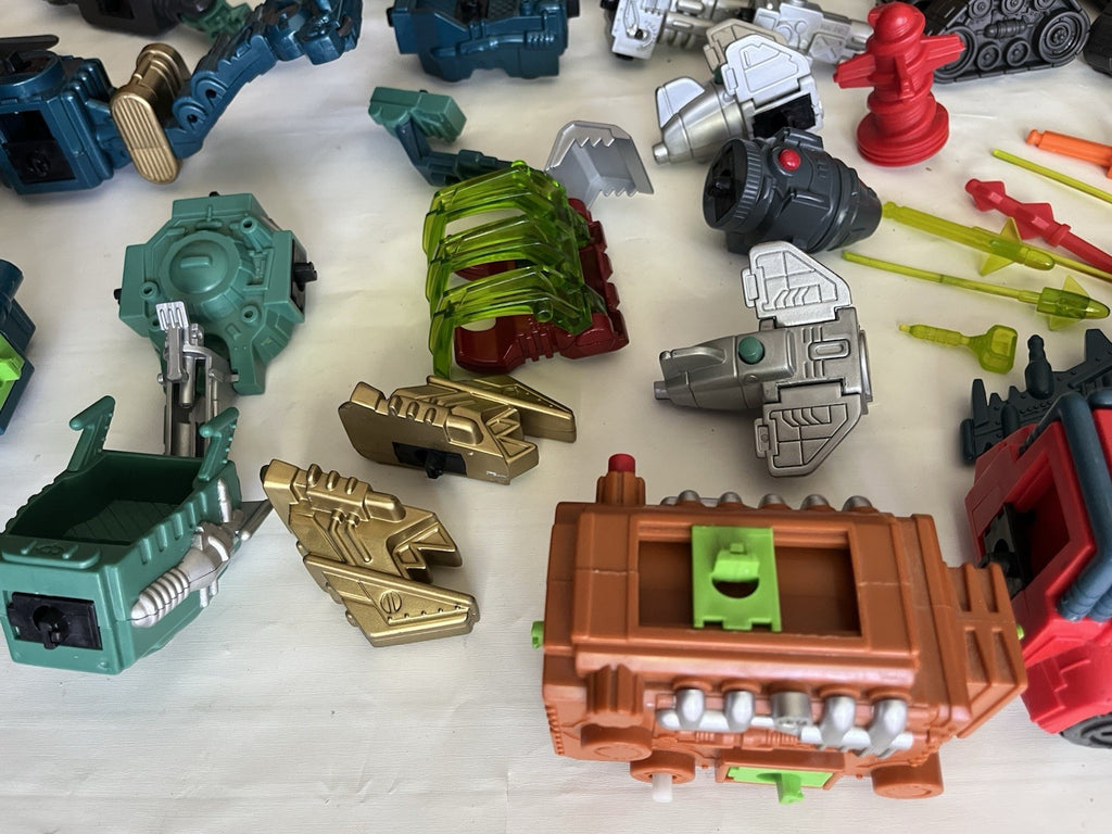 Vintage 1996 Battle Builders Large Lot 100 Pieces Machines, Figures Weapons EUC