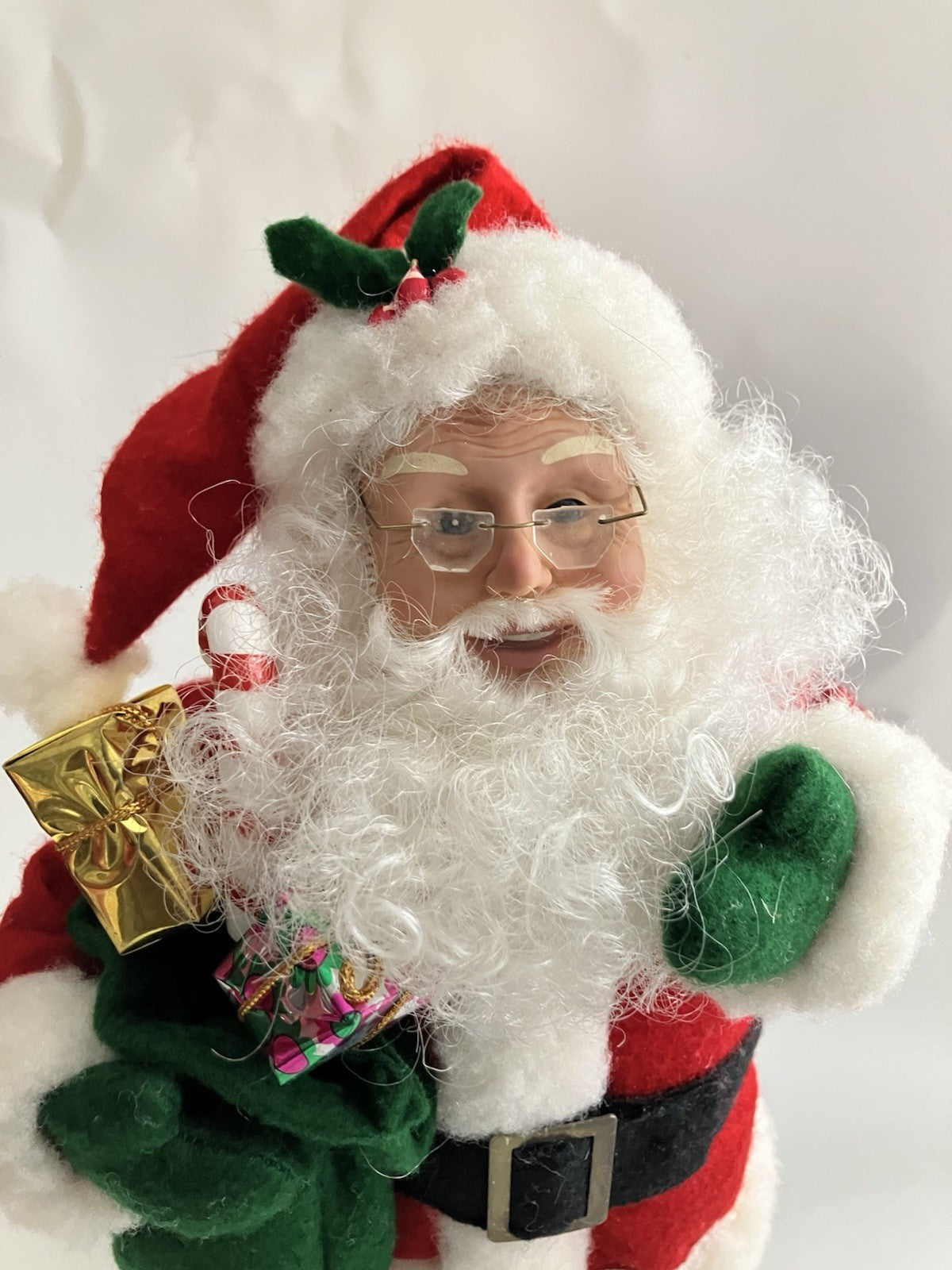 Vintage 1995 Holiday Creations Santa Claus Musical 16" Christmas Figure "Noel "