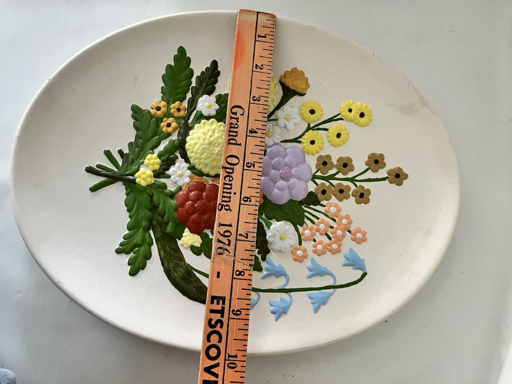 Vintage Ceramic Flower Mold Wall Hanging Plaque; Oval 13x10” EVC