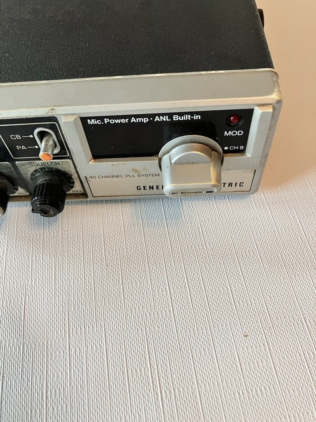 General Electric CB Radio Model 3-58040 40 Channel PLL System With Handheld