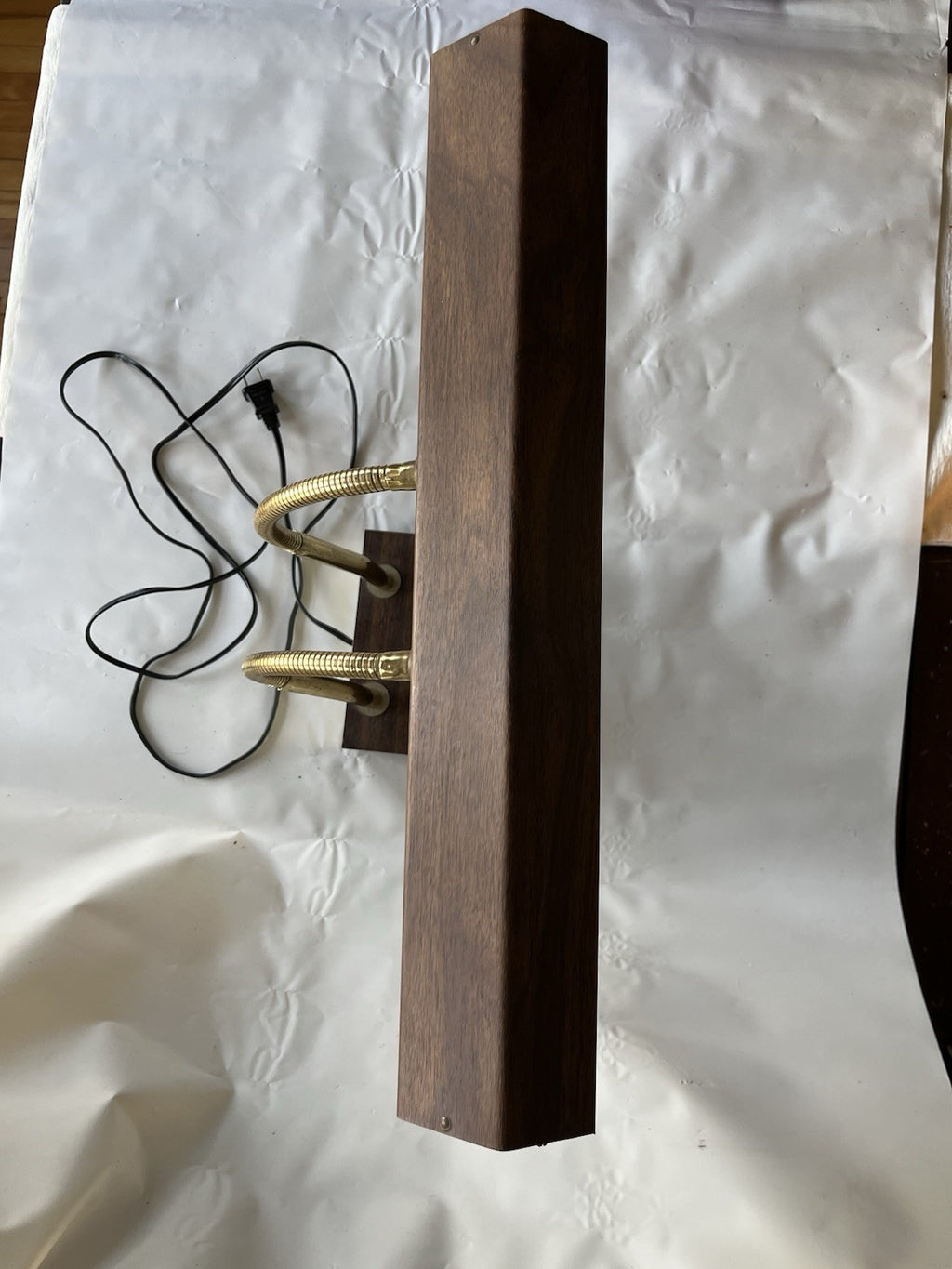 Vintage Tensor Desk Bankers Lamp In Wood And Gold Finish, 18” Side Shade. Works!