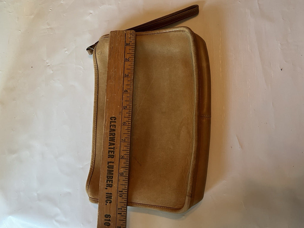 Vintage 1982/83 Coach STYLE 9560 Slim Clutch Standard In Tan Registration 0922