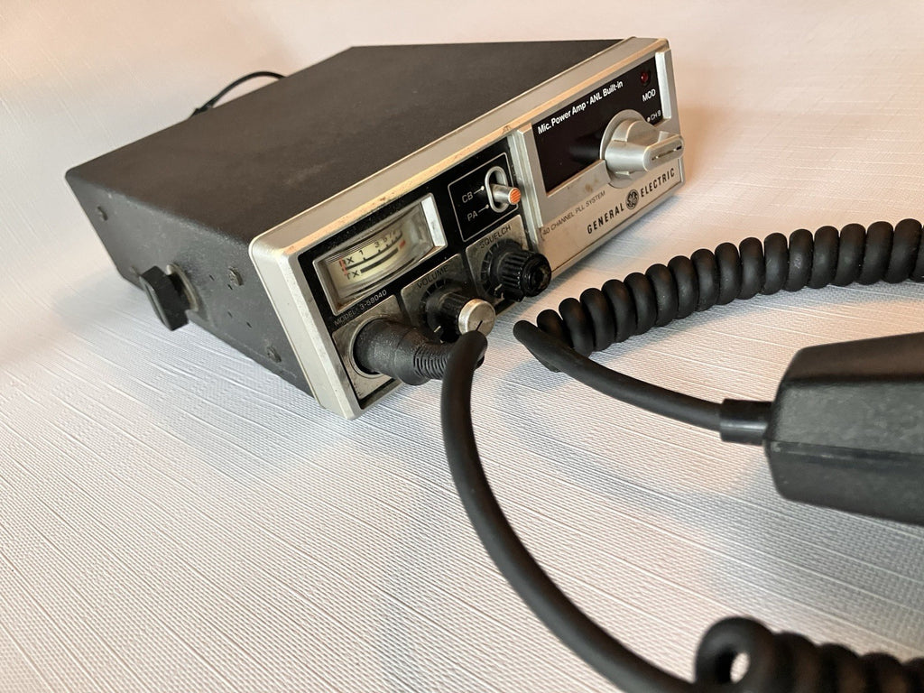 General Electric CB Radio Model 3-58040 40 Channel PLL System With Handheld