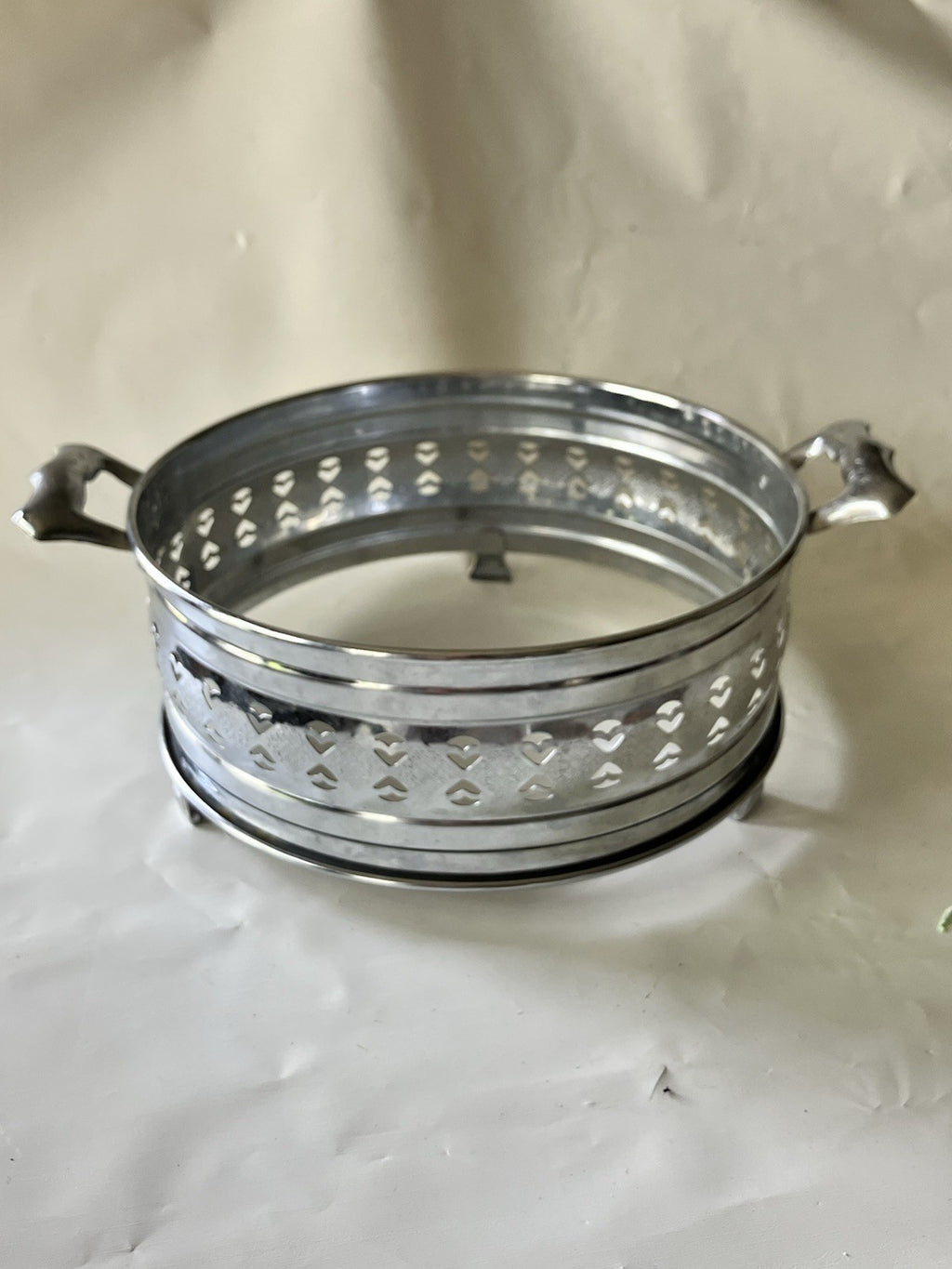 Vintage Hammered Ornate Metal Casserole 8” Round Stand/Carrier Floral Details