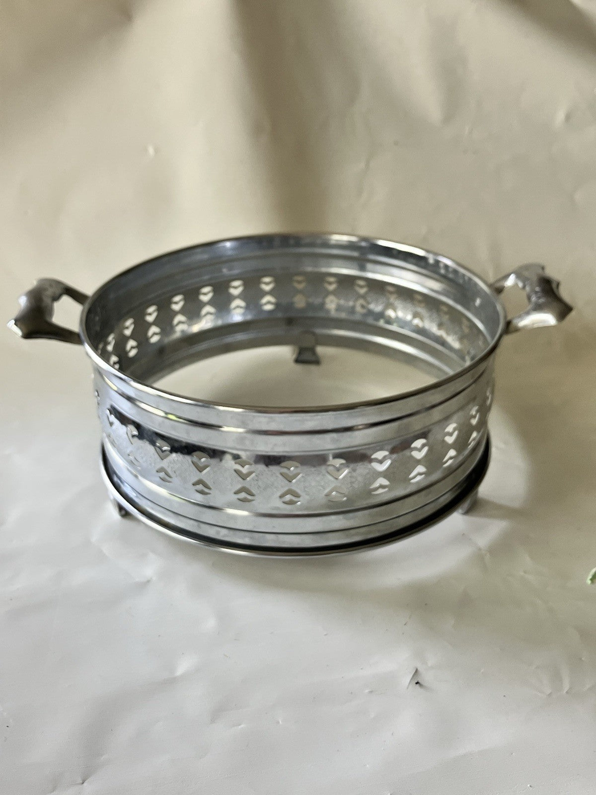Vintage Hammered Ornate Metal Casserole 8” Round Stand/Carrier Floral Details