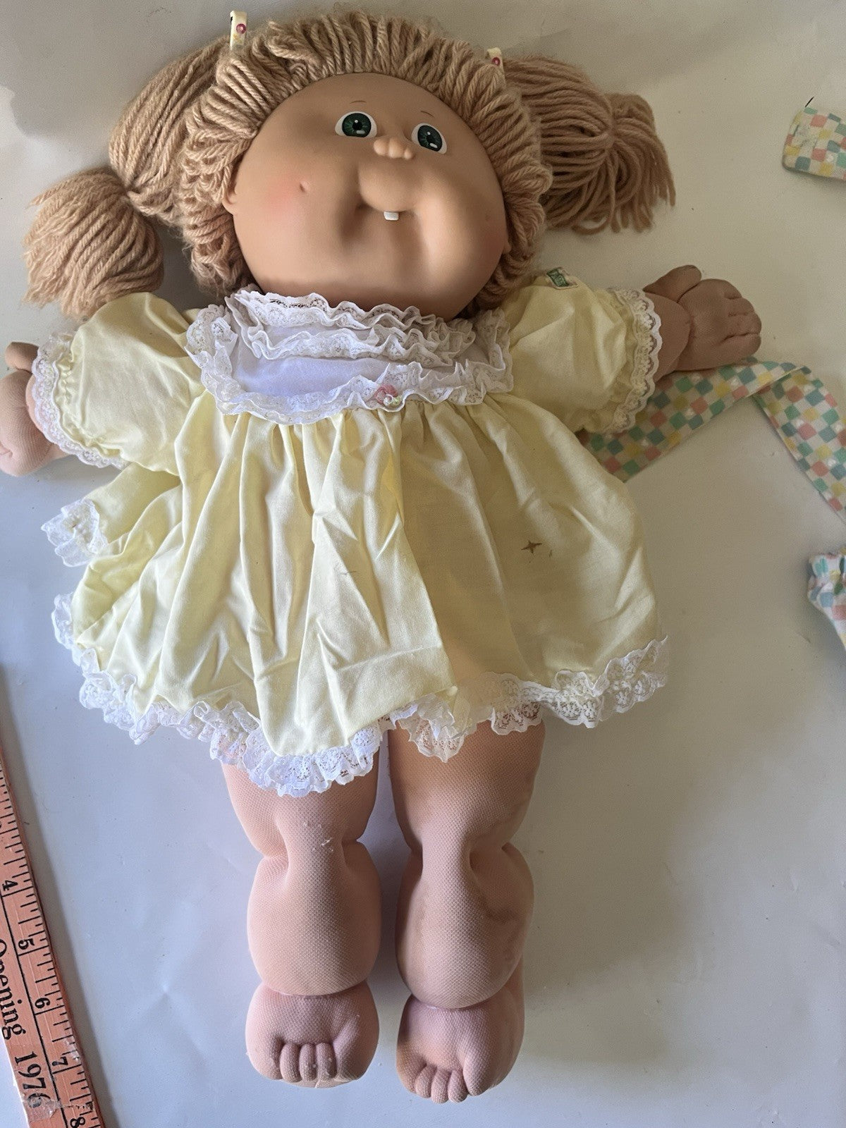 Vintage Cabbage Patch Kids Dirty Blonde Straight Pigtails Green Eyes, Tooth