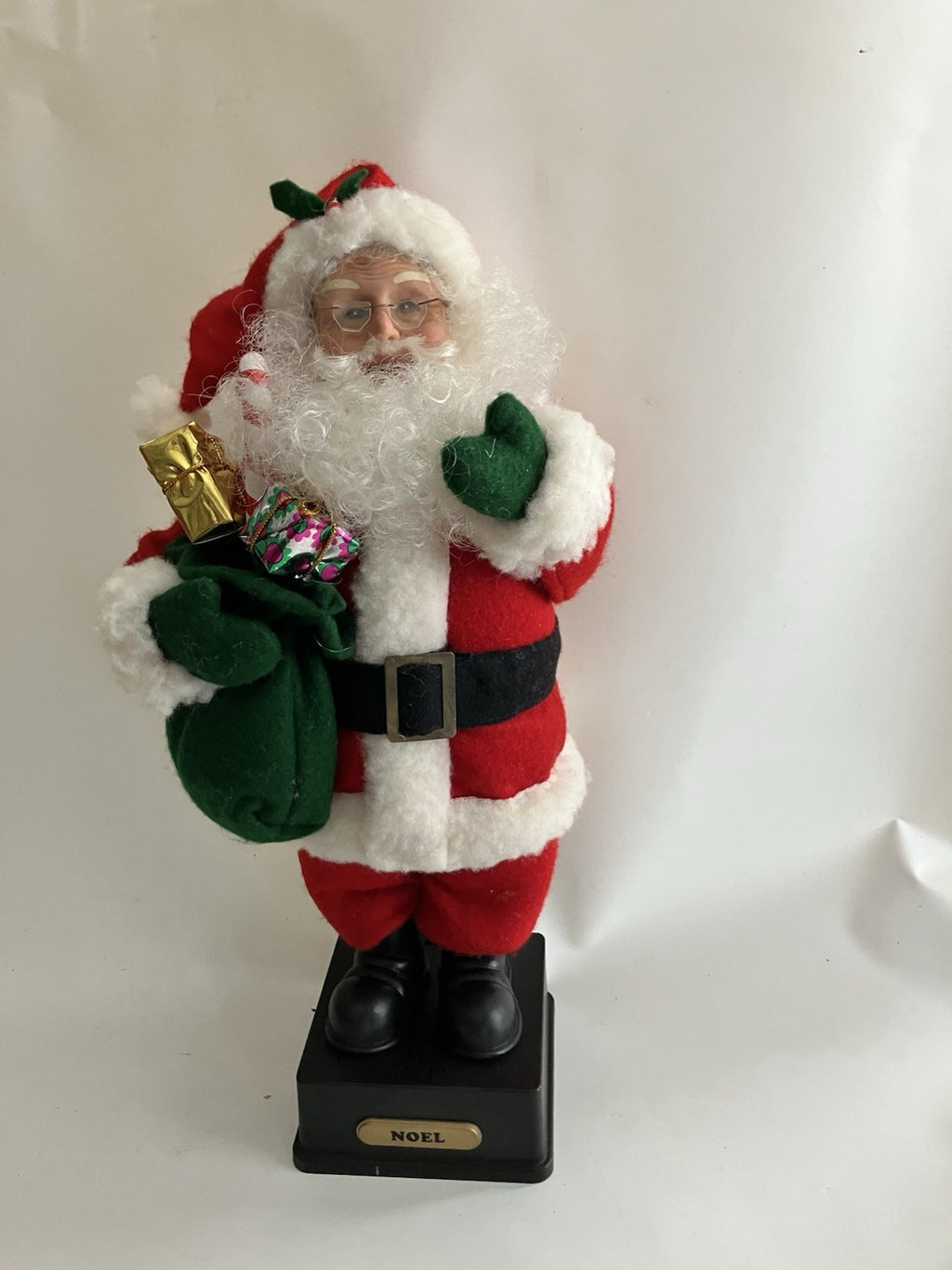 Vintage 1995 Holiday Creations Santa Claus Musical 16" Christmas Figure "Noel "
