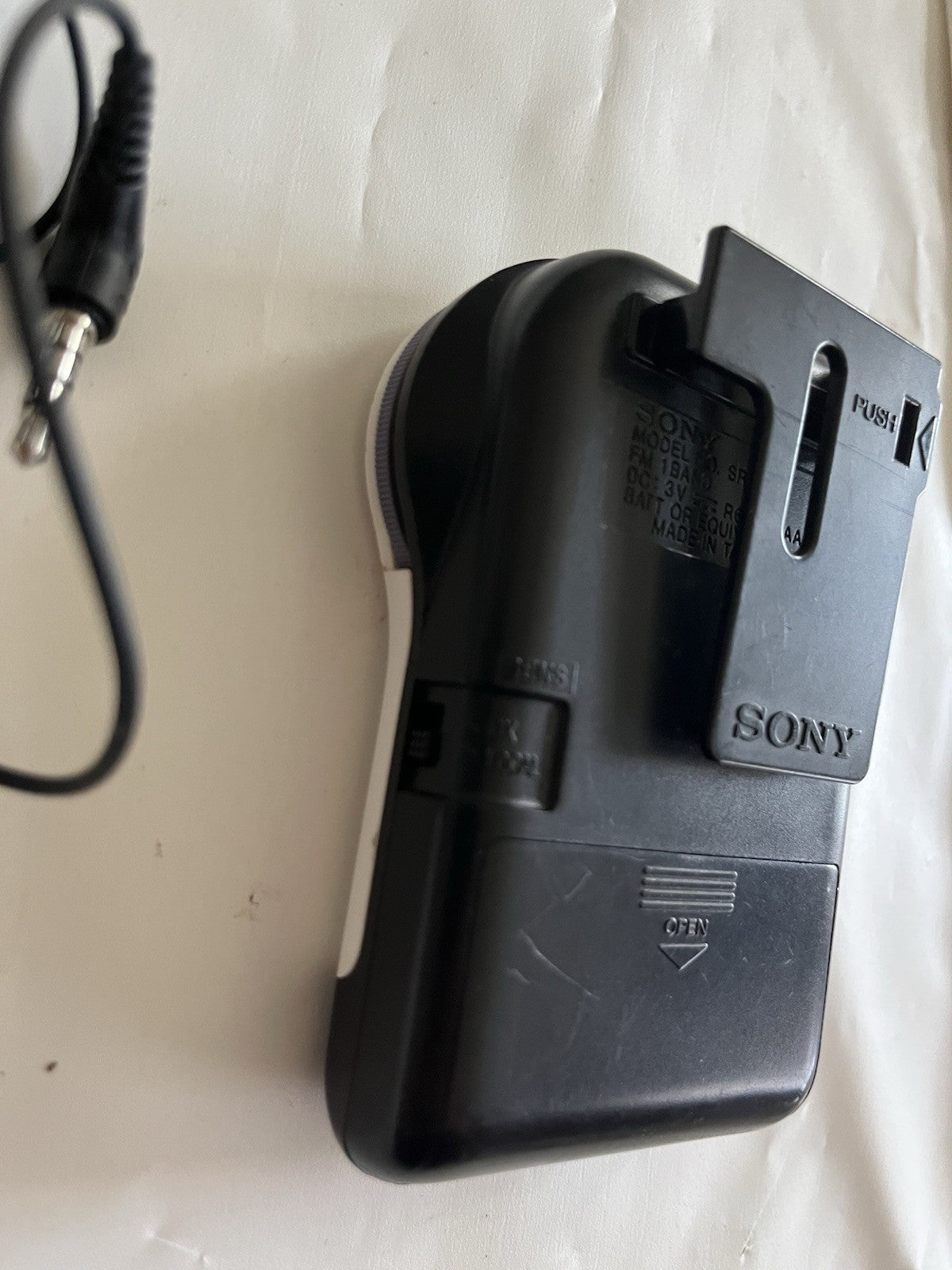 Sony Walkman SRF-26 Portable Stereo FM Radio w/Belt Clip & Headphones Vintage