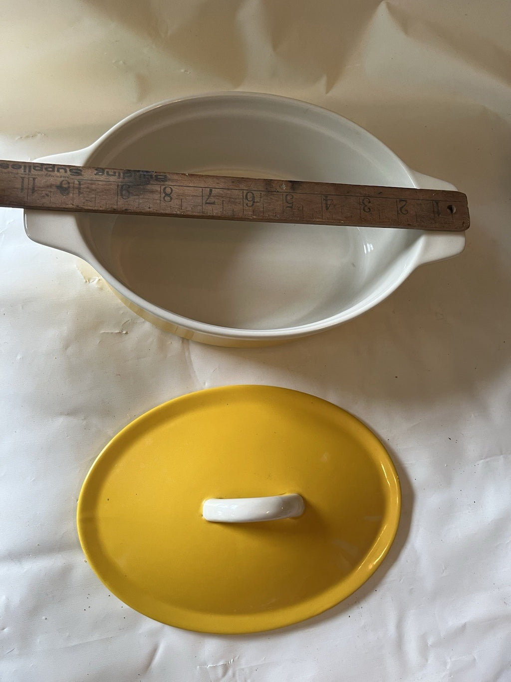 Mr. Food Test Kitchen Yellow And White Oval Casserole Dish With Lid; EUC