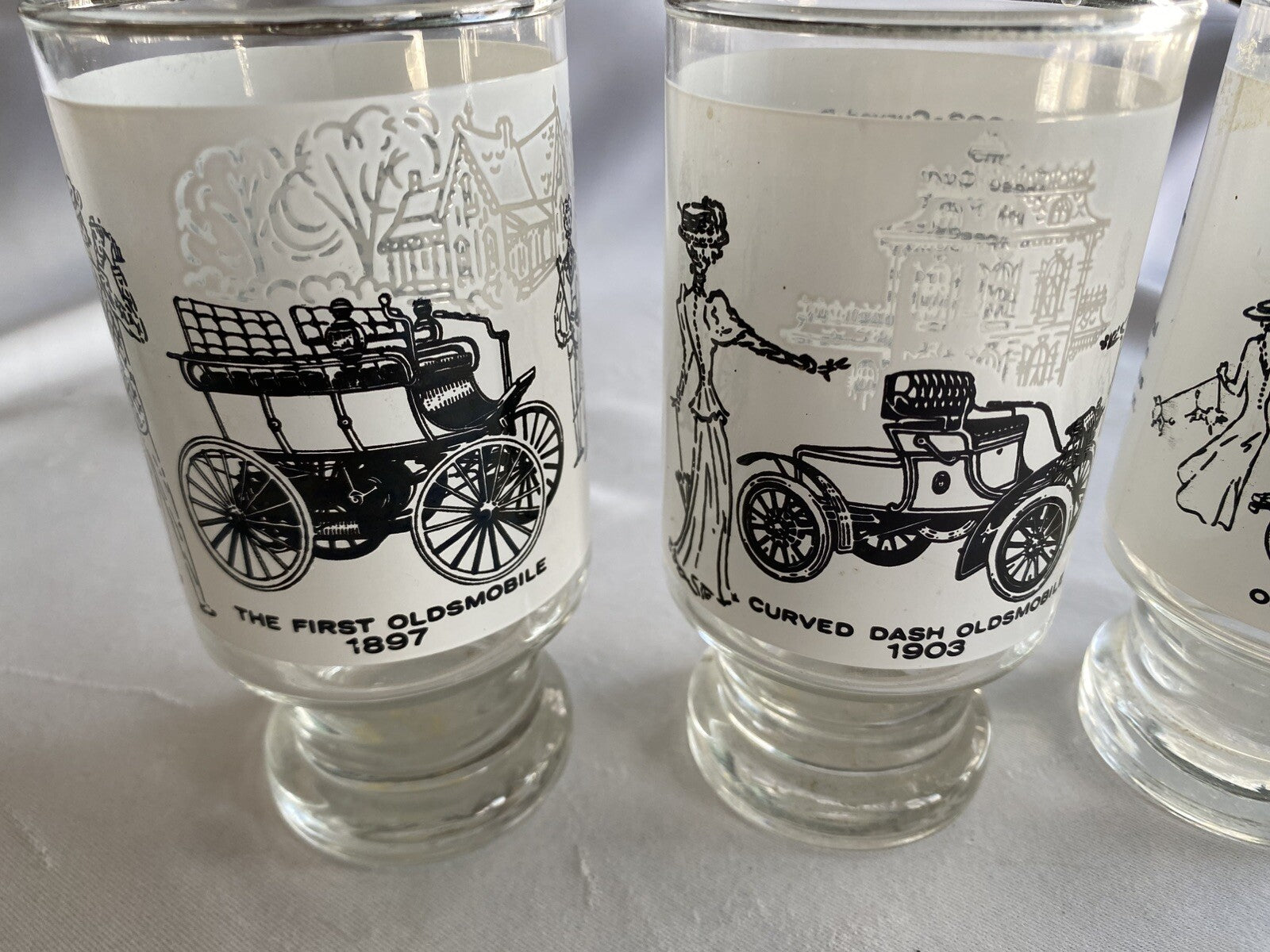 Anchor Hocking Vintage Set of 3 Oldsmobile Antique Cars Drinking Glasses (5.5”)