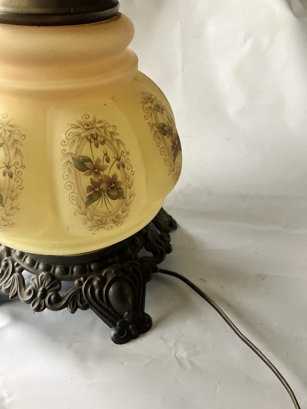 Vintage Hurricane GWTW Electric Lamp Yellow Hand painted Florals Base Only WORKS