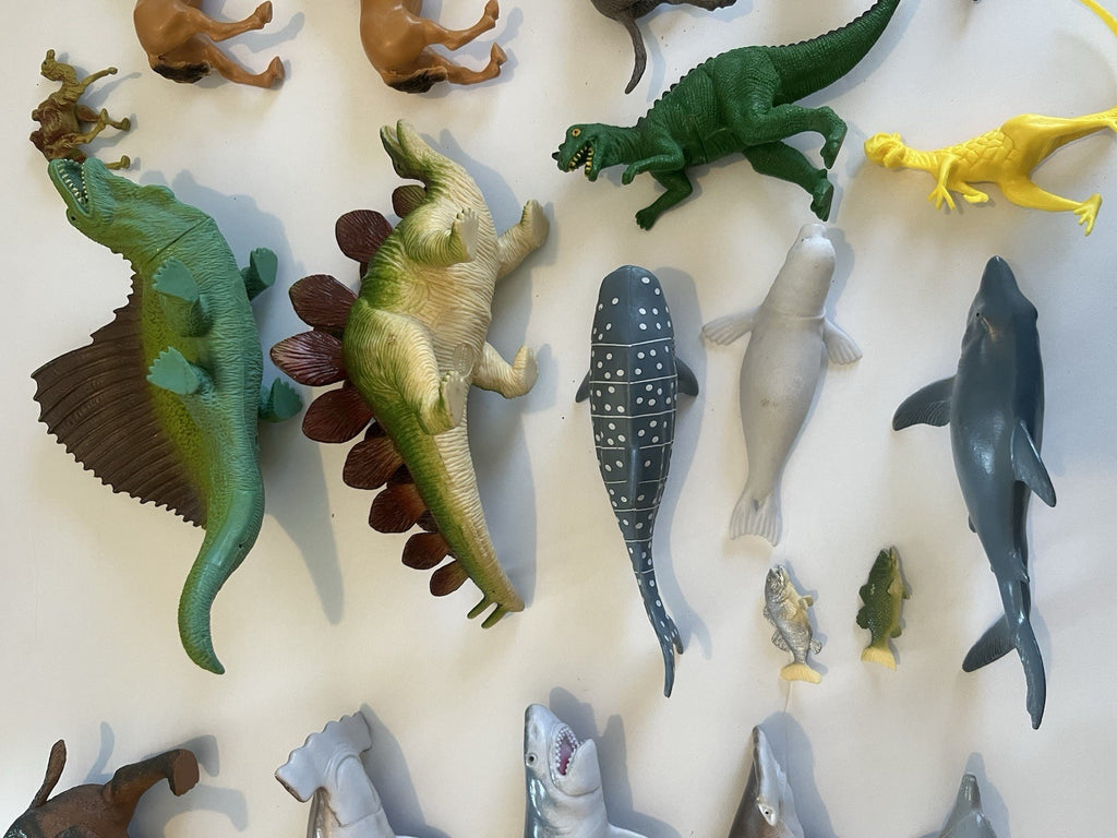 Large Lot of Rubber/Plastic Animal Toys Sharks/Dinos/Bears/Farm Animals Fish