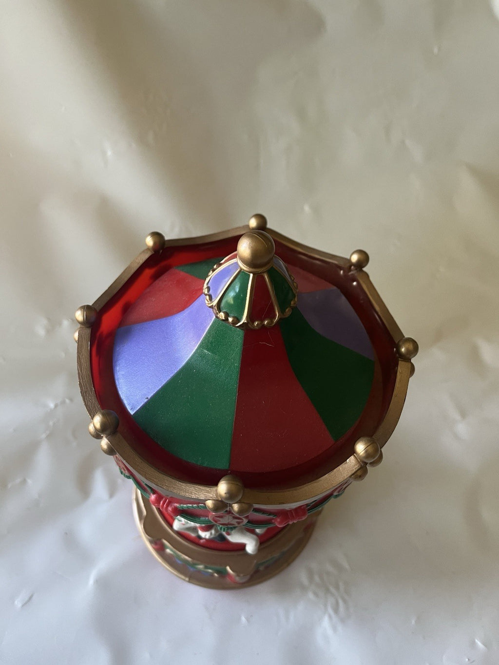 Vintage 1995 Avon Santa's Caroling Carousel -Revolves With Lights & Music WORKS
