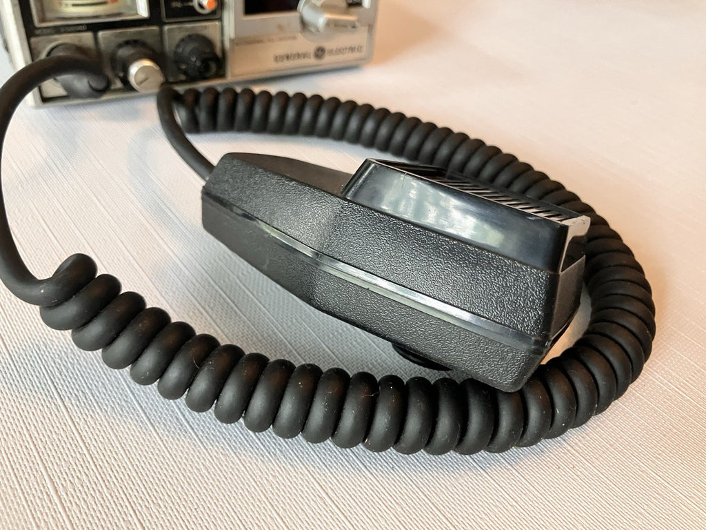 General Electric CB Radio Model 3-58040 40 Channel PLL System With Handheld