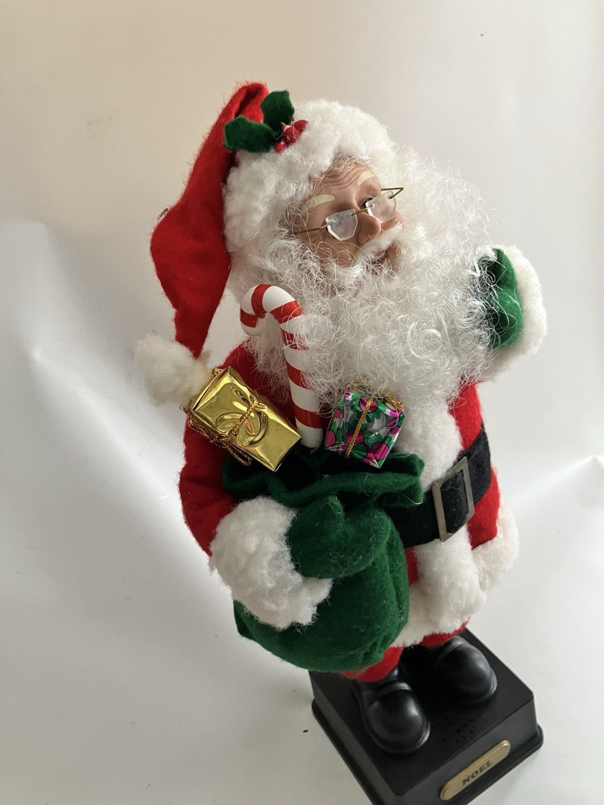 Vintage 1995 Holiday Creations Santa Claus Musical 16" Christmas Figure "Noel "