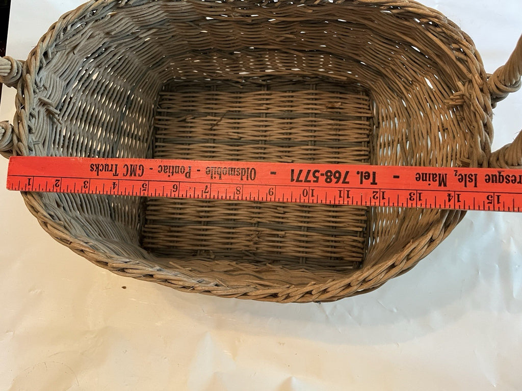 Vintage Large Gathering Basket With Rectangle Bottom, Unique Details, GUC