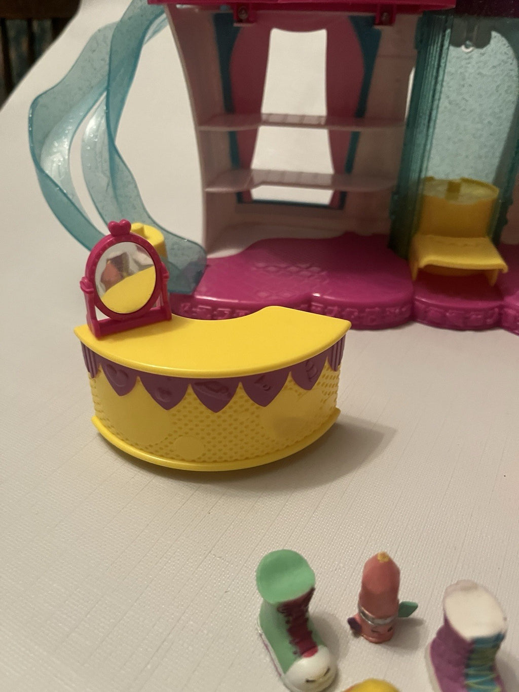 Season 3 Lot Shopkins Fashion Boutique And Hula Hut EUC 12 Total Figures