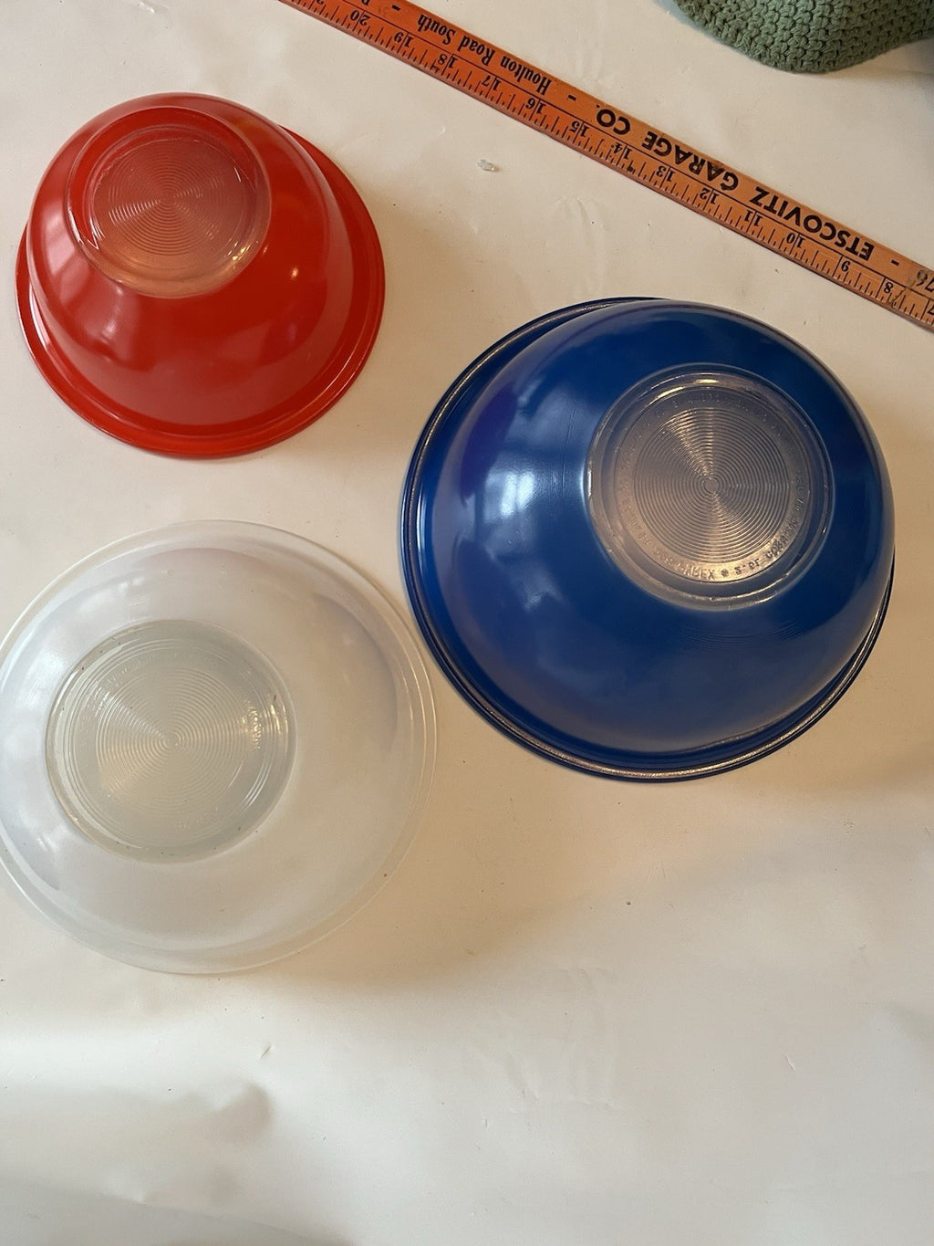Vintage Pyrex Nesting Bowls Set Red White Blue Collectible 322, 323, 325