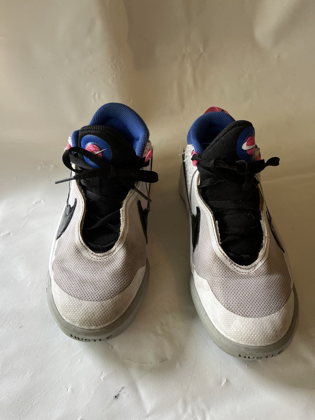 Nike Team Hustle D 10 SE Space Jam White (GS) GUC Size 4Y