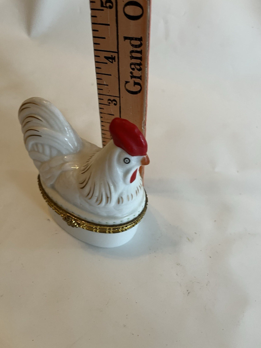 Vintage Chicken Hen Trinket Dish With Trunk Style Opening; Gold Tone Rim