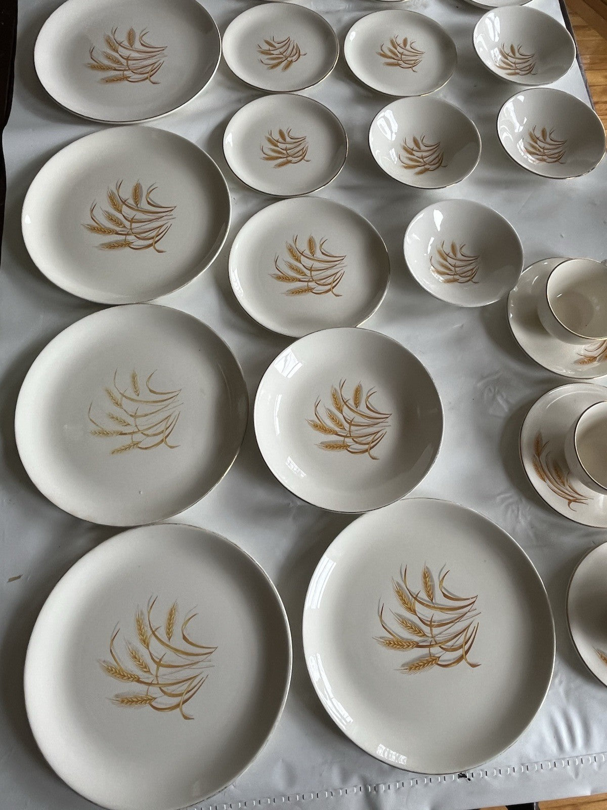 Homer Laughlin Mixed LotGolden Wheat Gold Trim Plates Bowls Serving Dish 23 Pc
