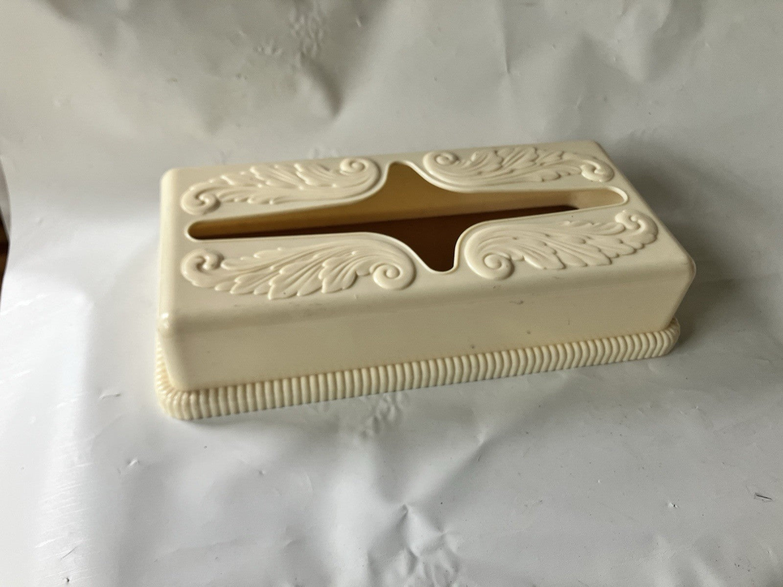 Vintage MCM Beige/Off White Plastic Art Deco Styles Tissue Box Wall Mount/Box