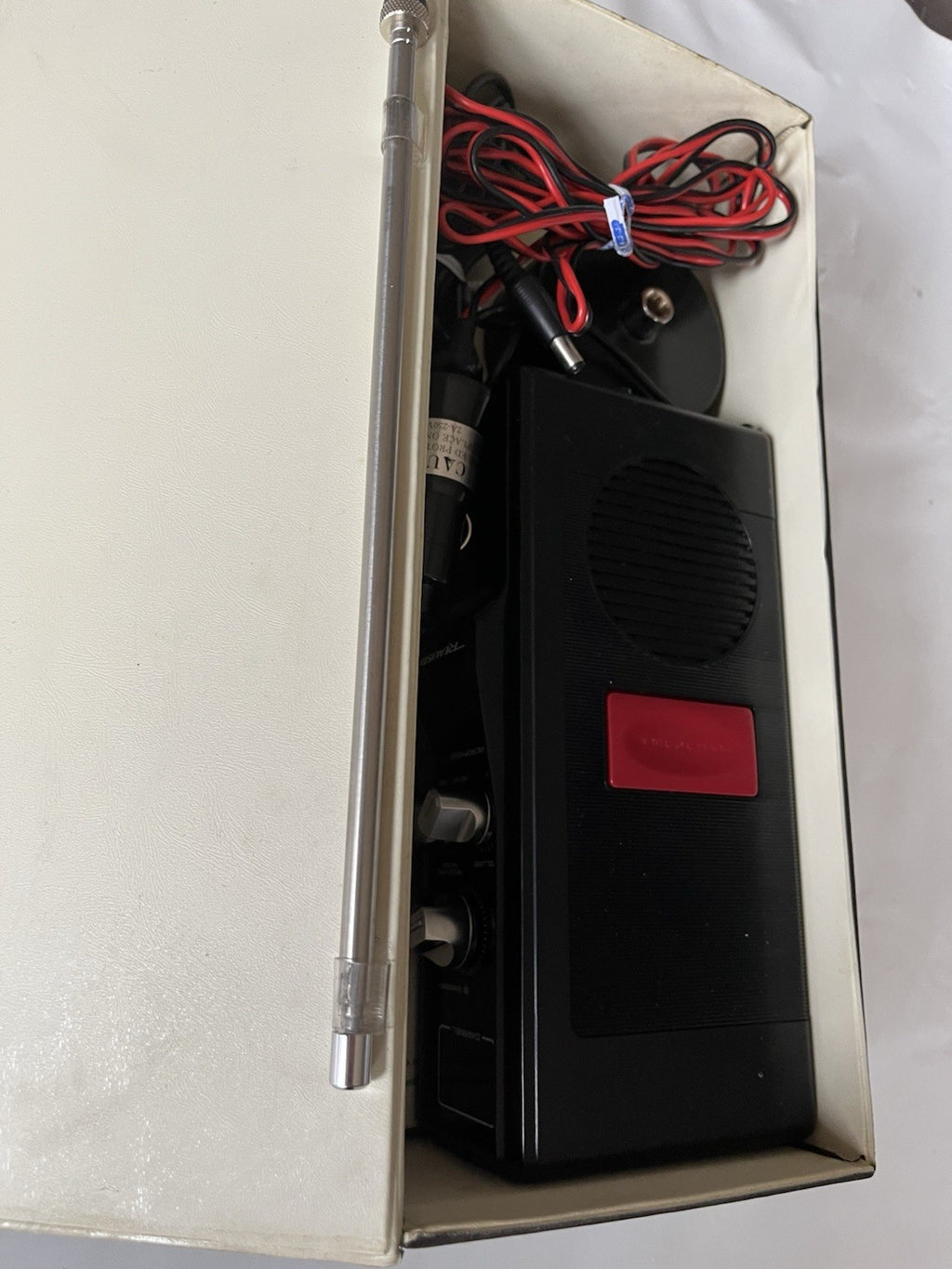 Vtg Realistic Emergency 2 Way Radio CN 40 Channel  Band System  21-1506 TRC 412