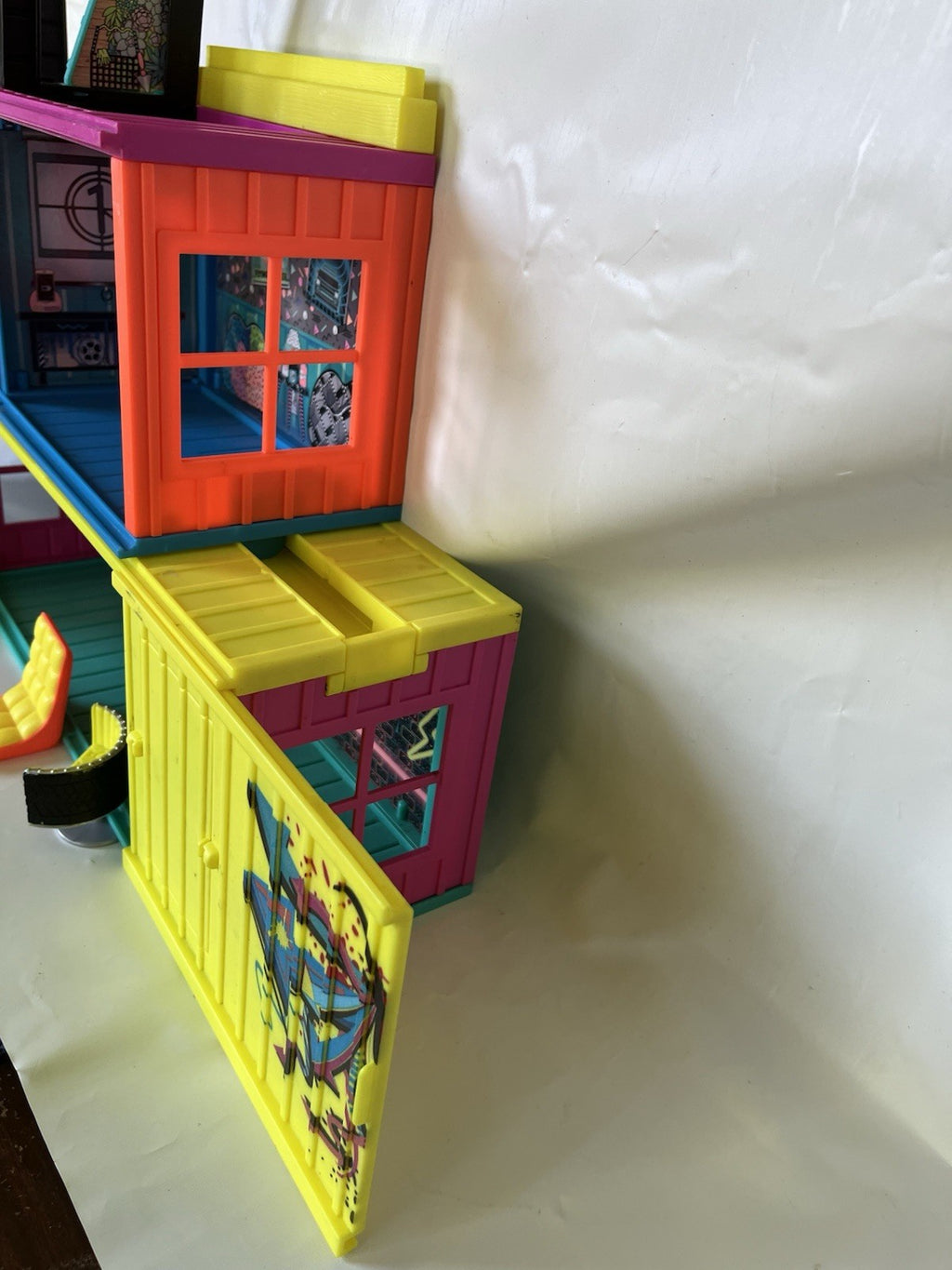 L.O.L. Surprise! Clubhouse Remix Playset Partial Set PHOTOS For Details