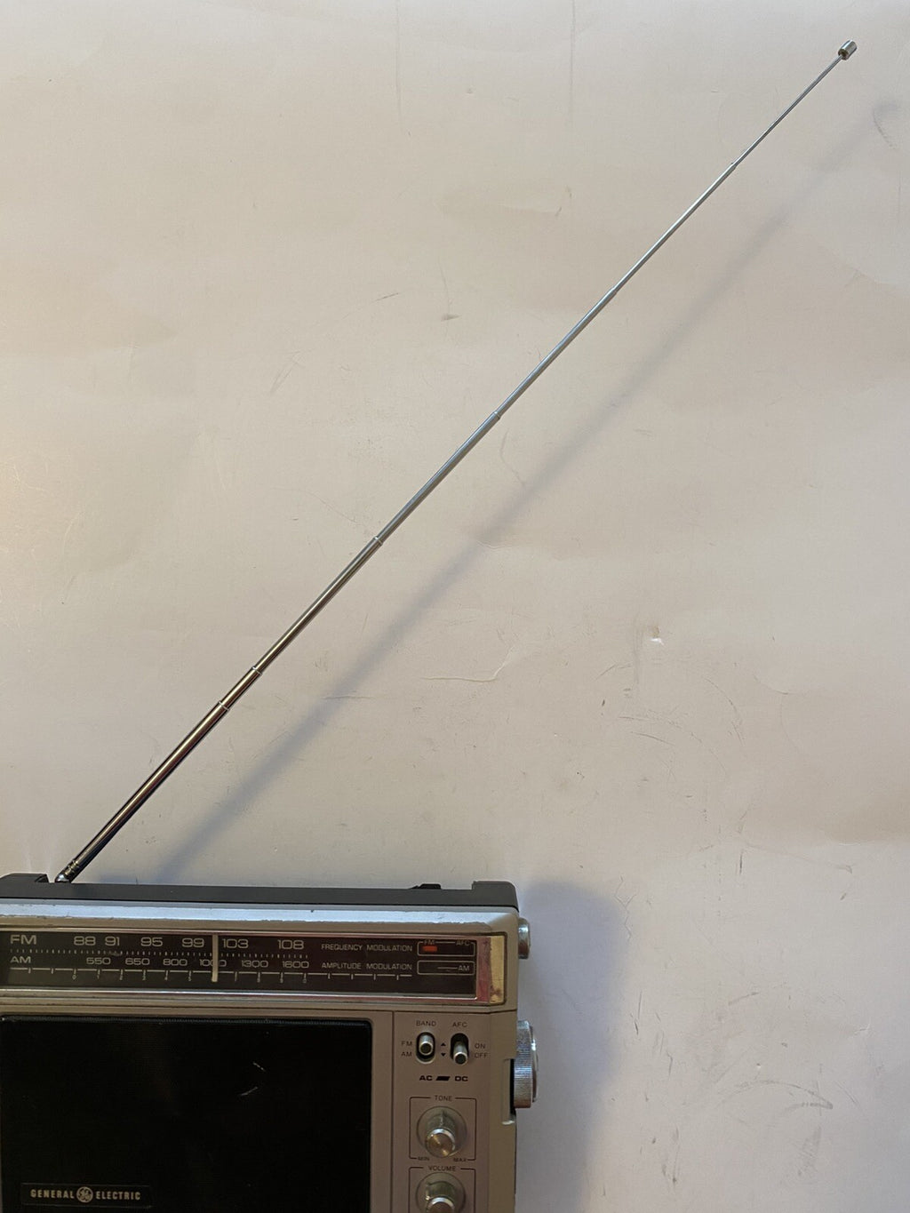 General Electric Radio Model 7-28500 Working New Antenna