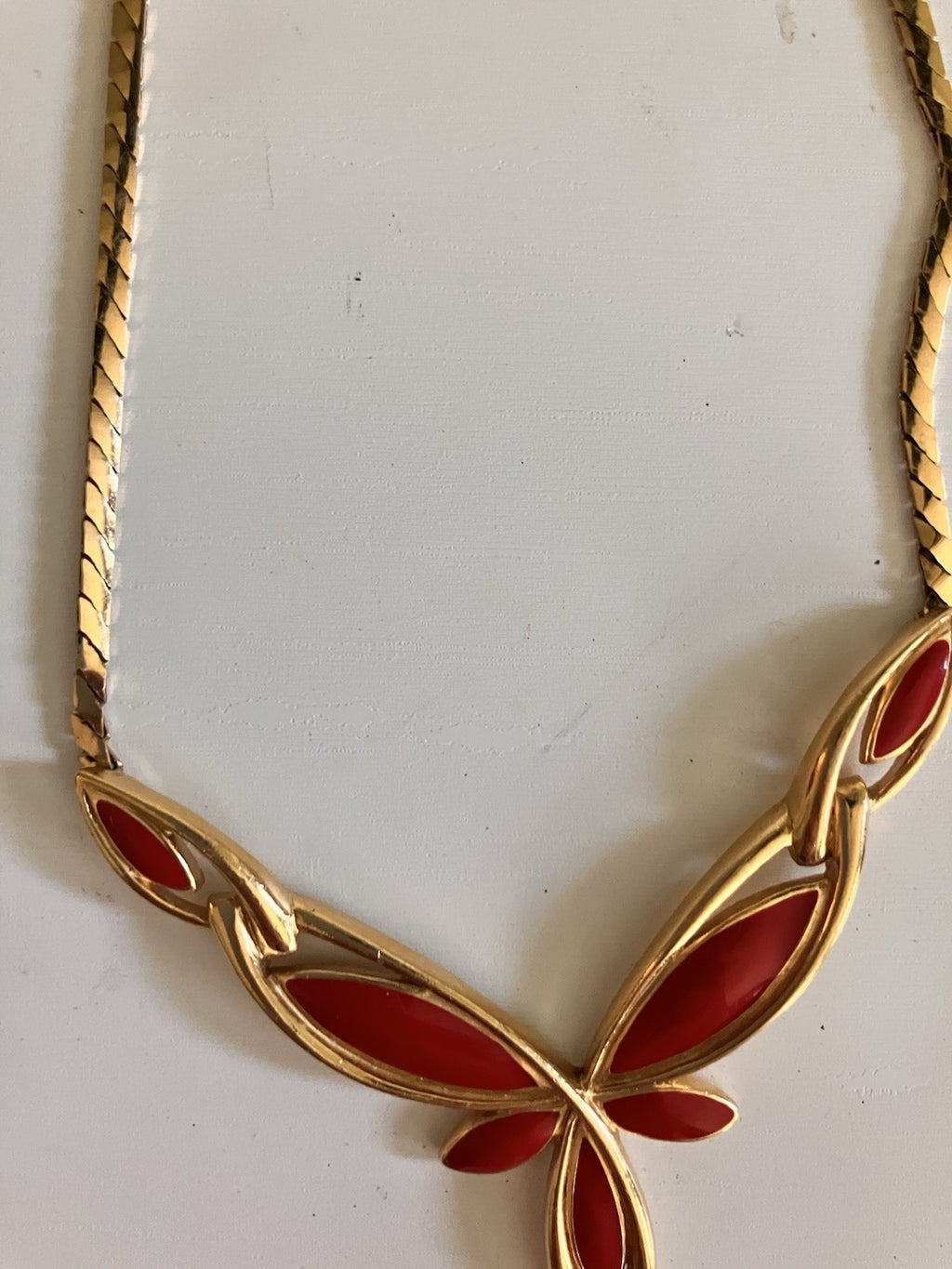 Trifari Burgundy Wine & Gold Tone Chain Pendant Necklace