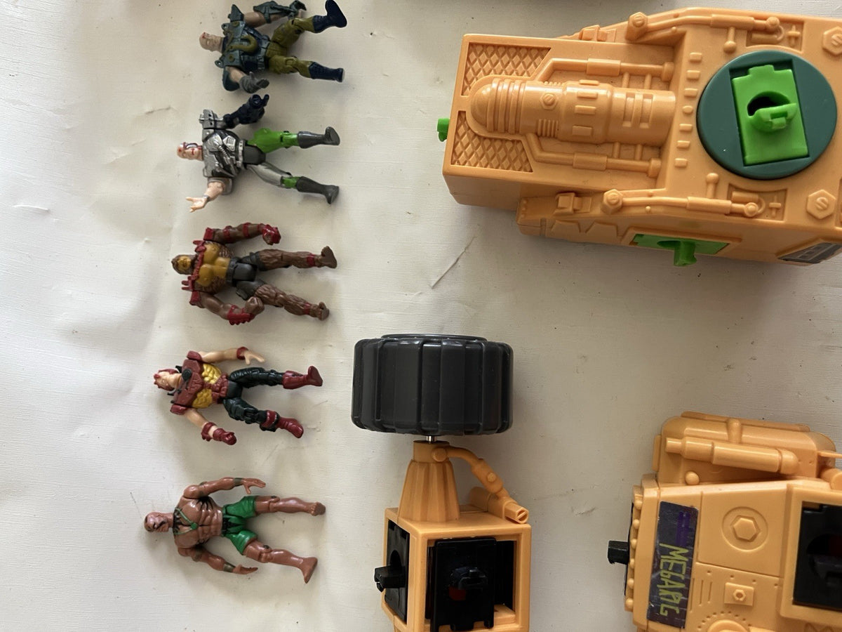 Vintage 1996 Battle Builders Large Lot 100 Pieces Machines, Figures Weapons EUC