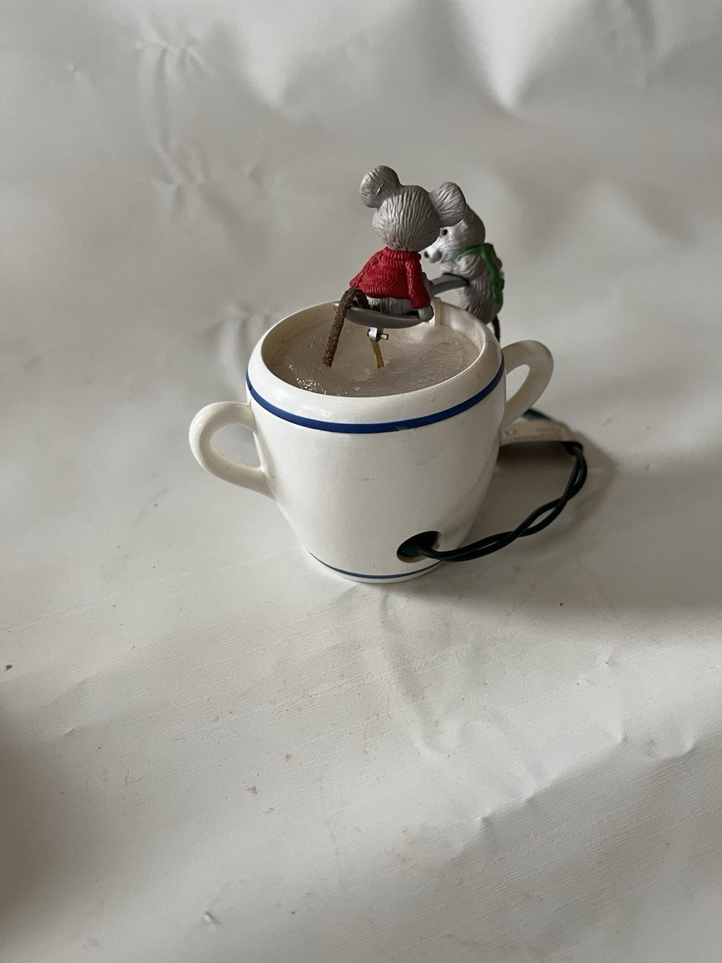 Hallmark LOVING SPOONFUL  1989  Magic: Light & Motion Decoration; See Photos